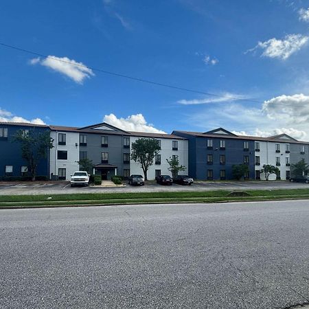 Quality Inn & Suites At Airport Blvd I-65 Mobile Exterior foto