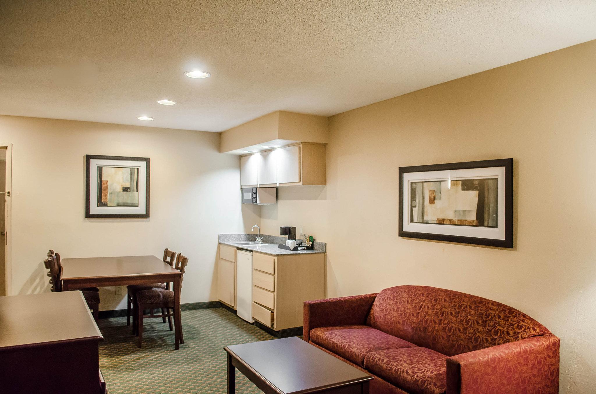 Quality Inn & Suites At Airport Blvd I-65 Mobile Exterior foto