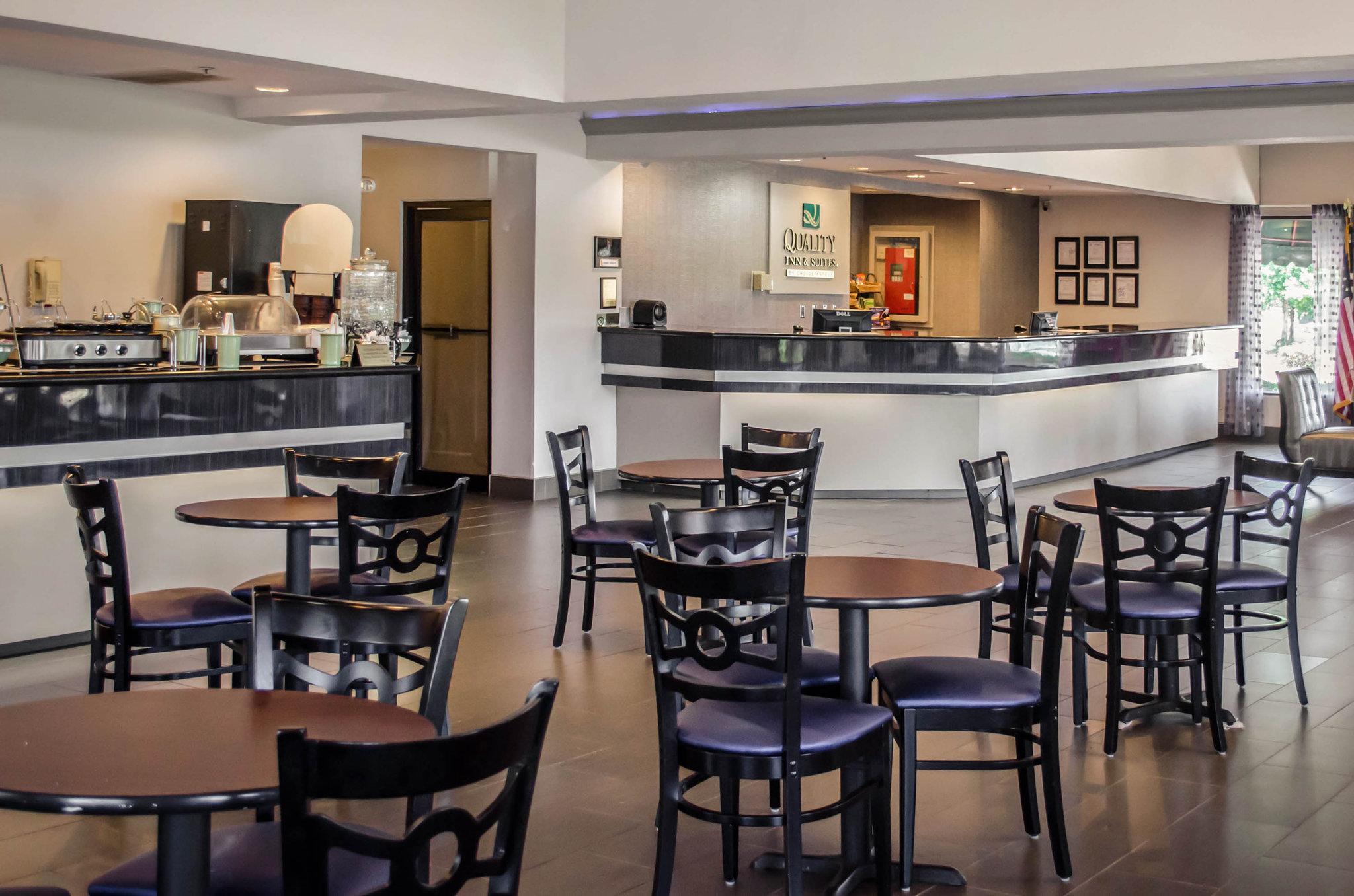 Quality Inn & Suites At Airport Blvd I-65 Mobile Exterior foto