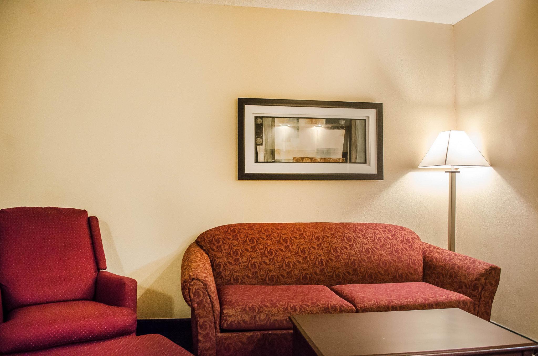 Quality Inn & Suites At Airport Blvd I-65 Mobile Exterior foto