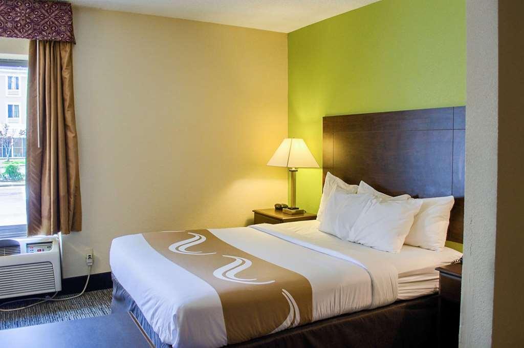 Quality Inn & Suites At Airport Blvd I-65 Mobile Zimmer foto