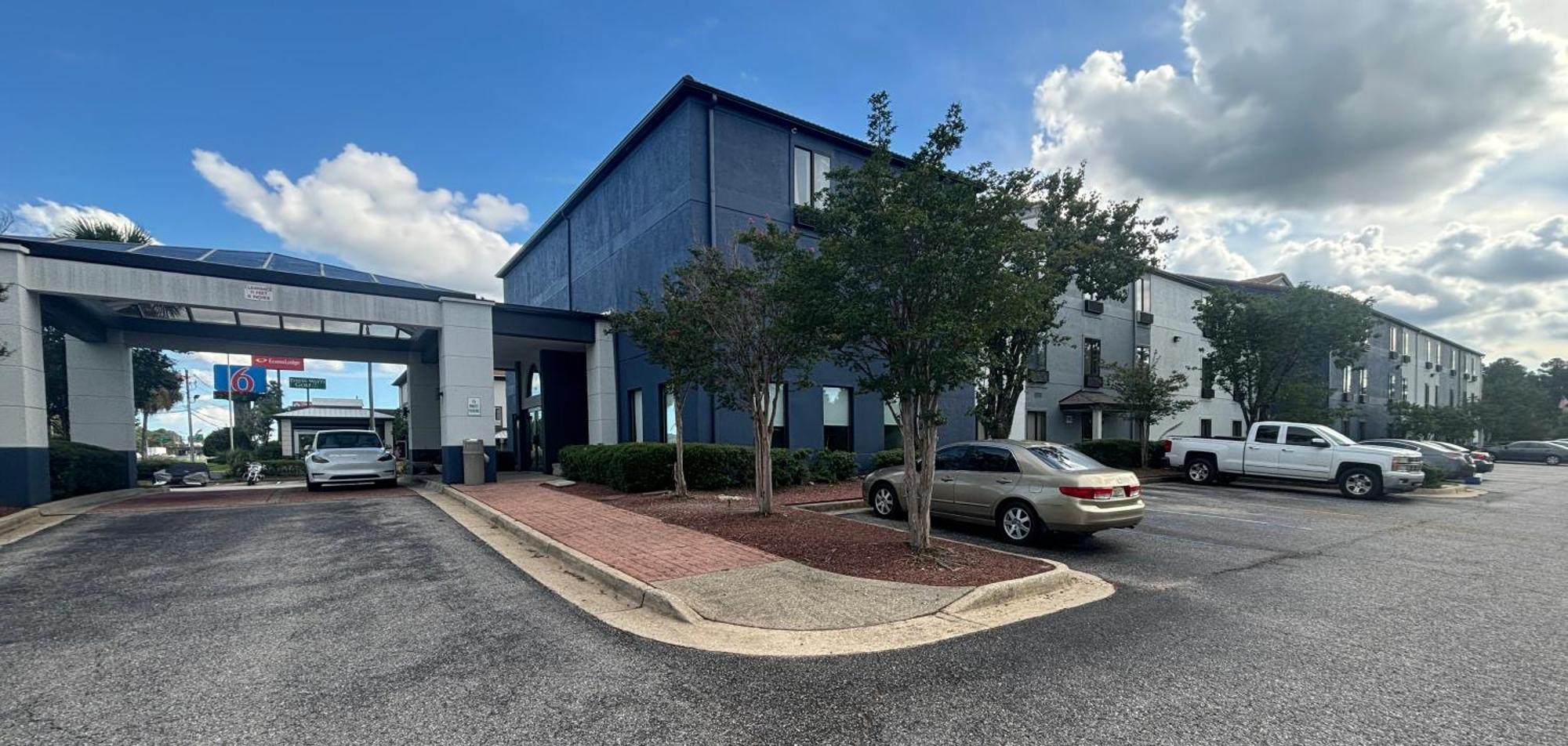 Quality Inn & Suites At Airport Blvd I-65 Mobile Exterior foto