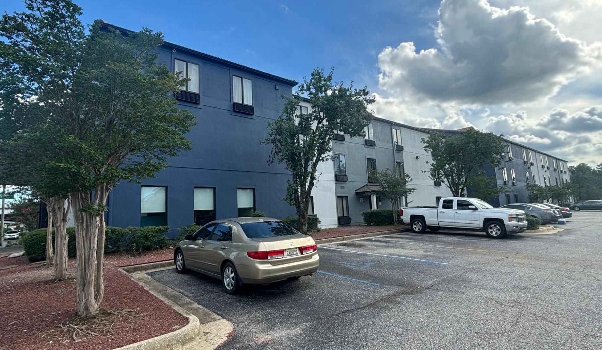 Quality Inn & Suites At Airport Blvd I-65 Mobile Exterior foto