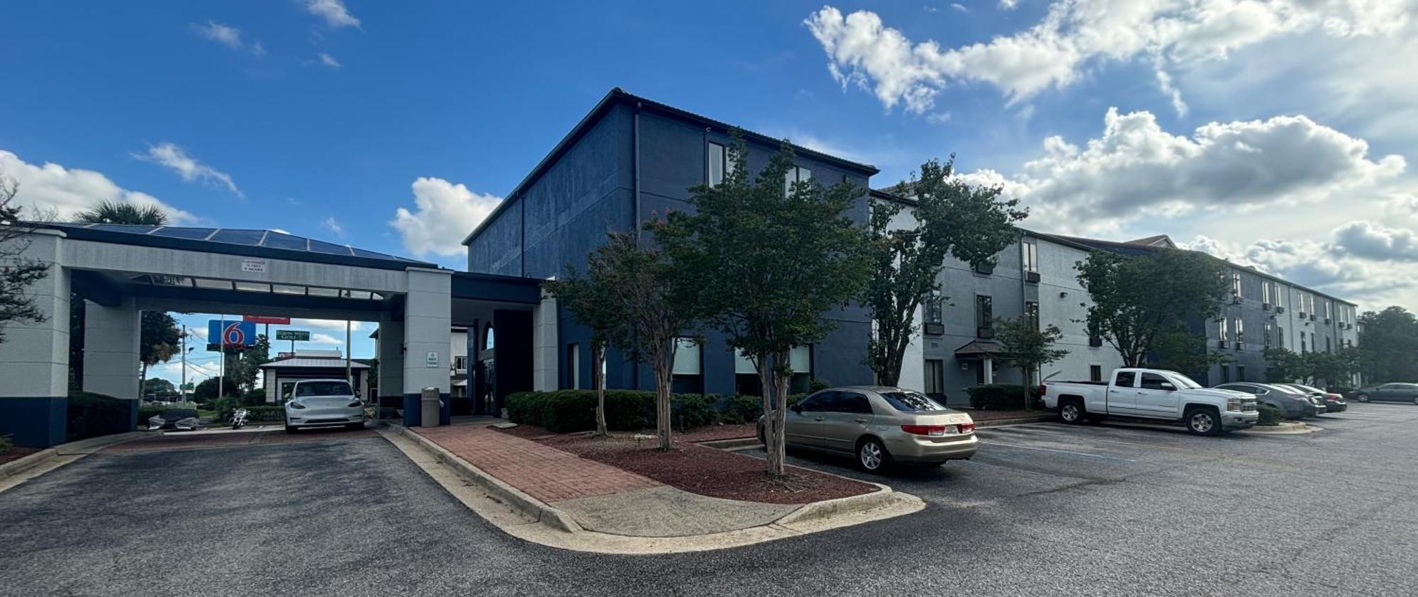 Quality Inn & Suites At Airport Blvd I-65 Mobile Exterior foto
