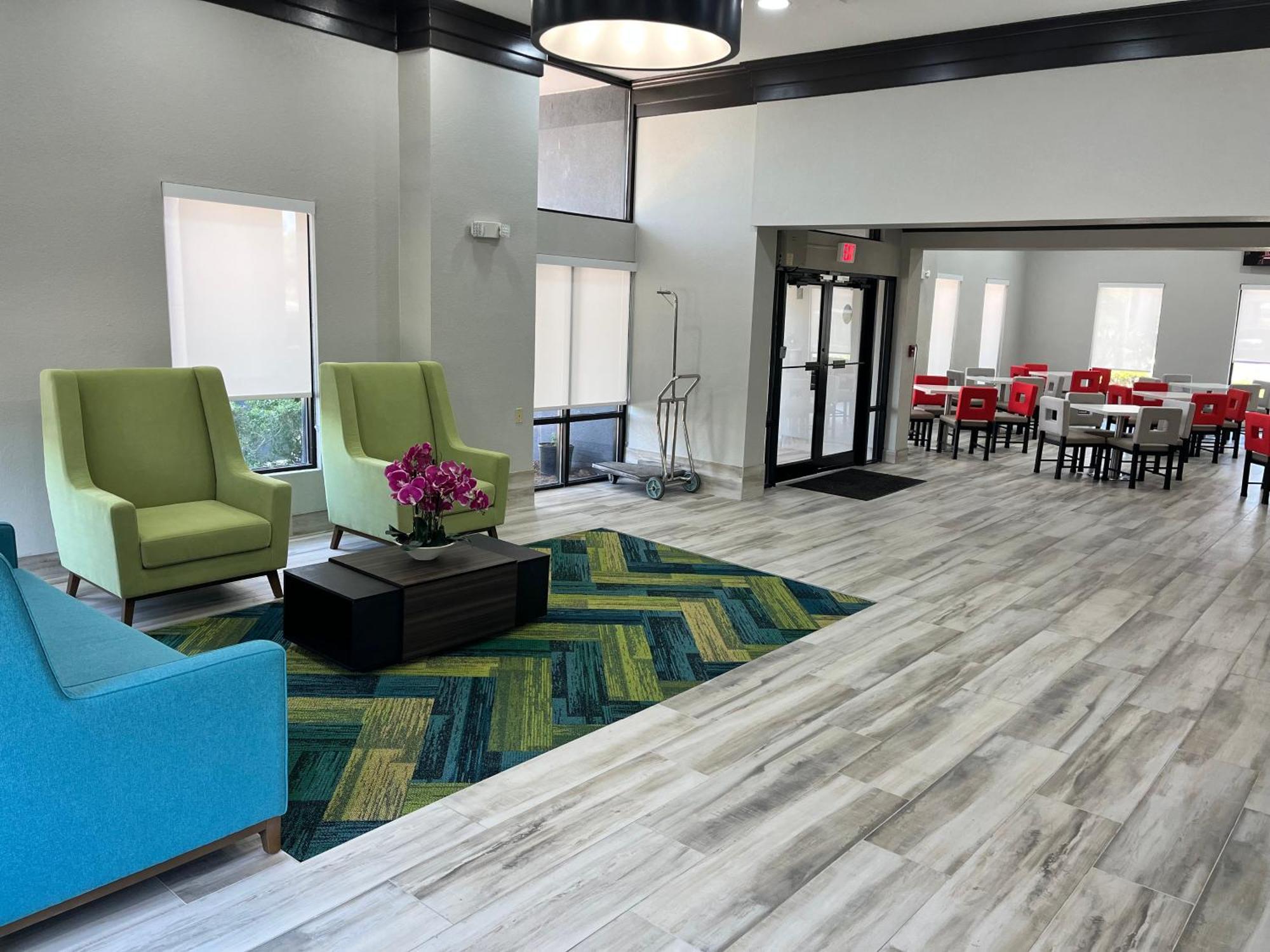Quality Inn & Suites At Airport Blvd I-65 Mobile Exterior foto
