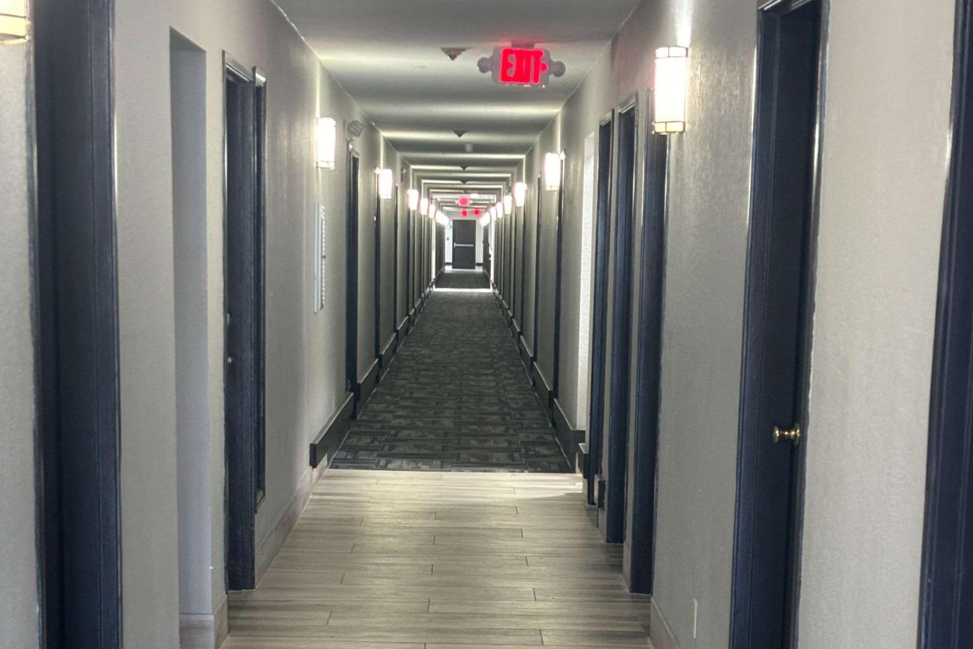 Quality Inn & Suites At Airport Blvd I-65 Mobile Exterior foto
