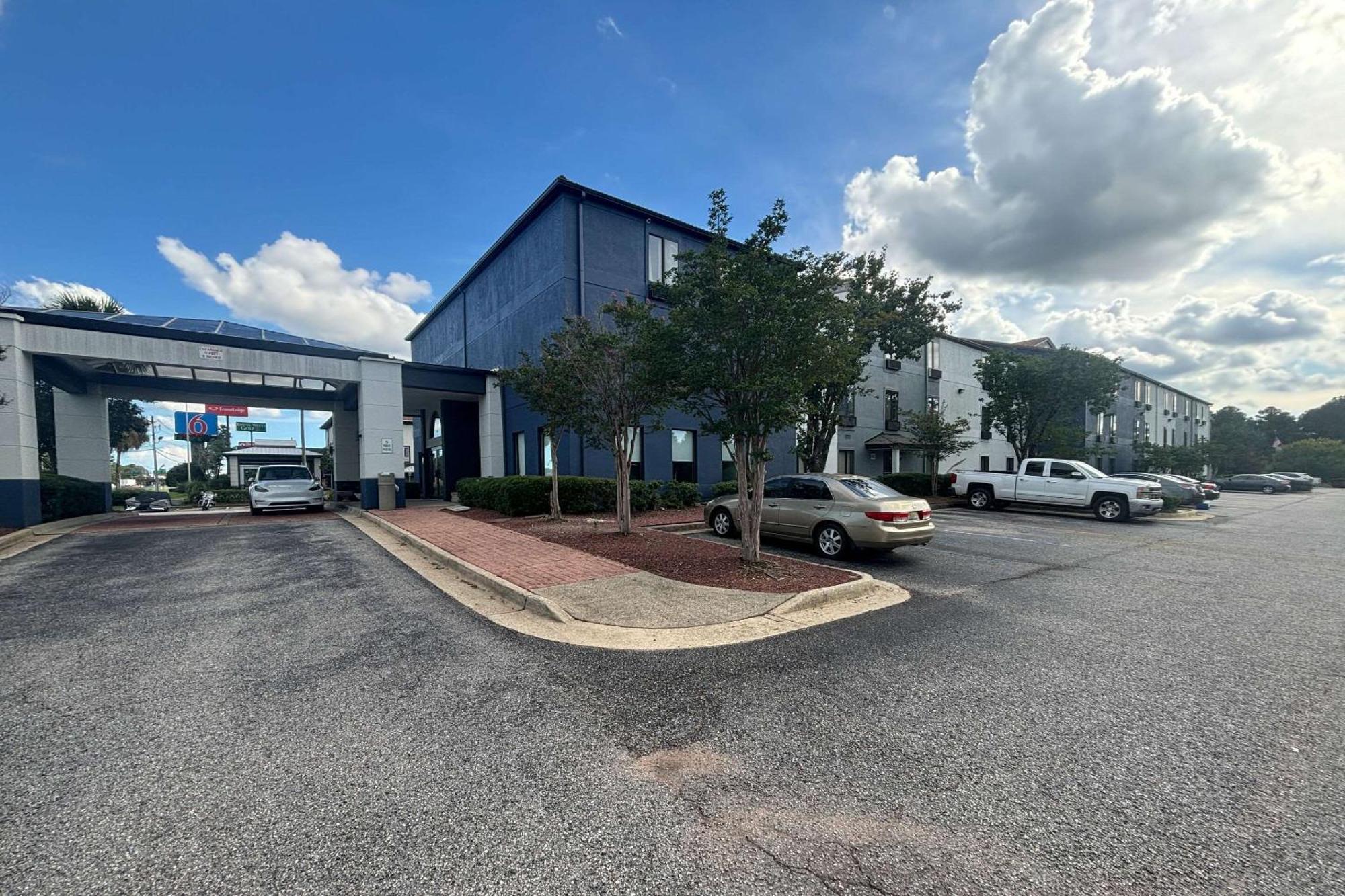 Quality Inn & Suites At Airport Blvd I-65 Mobile Exterior foto